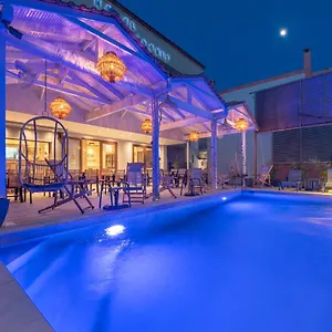 2* Apartmanhotel Adonis