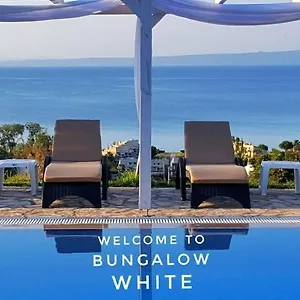  Daire White Tennis &